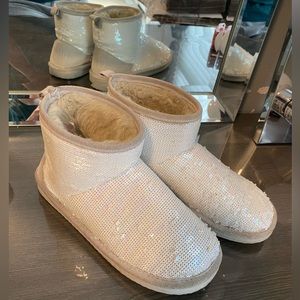 Victoria’s Secret white sequin slippers size 7/8